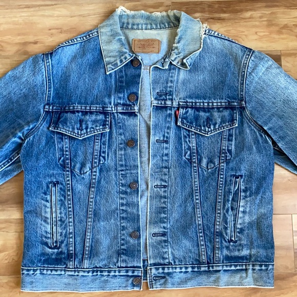 Vintage Levi’s distressed denim jacket